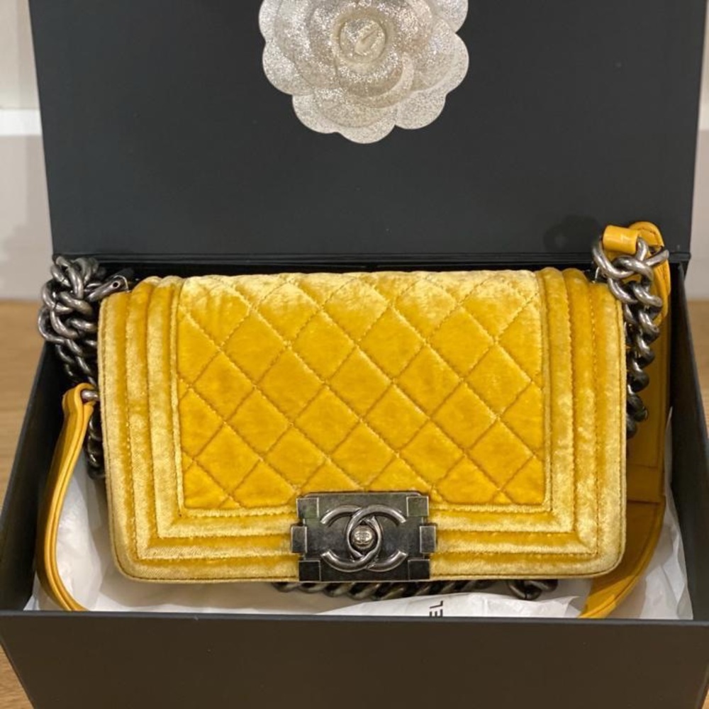 SOLD.Instagram ❌Chanel velvet yellow boy bag - Picture 2 of 2
